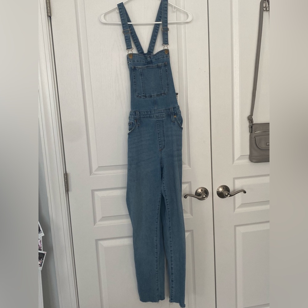 UNIVERSAL THREAD MEDIUM WASH OVERALLS